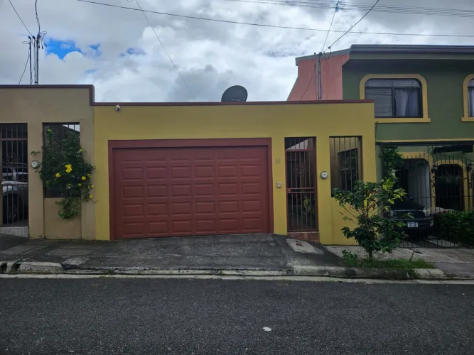 Casa en residencial en Tres Ríos