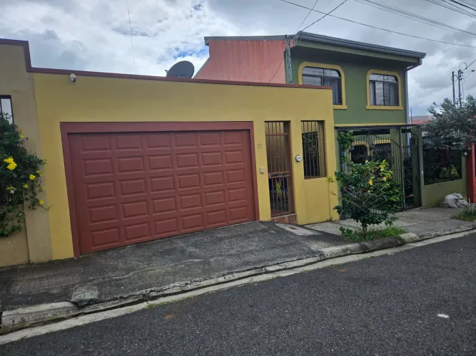 Casa en residencial en Tres Ríos