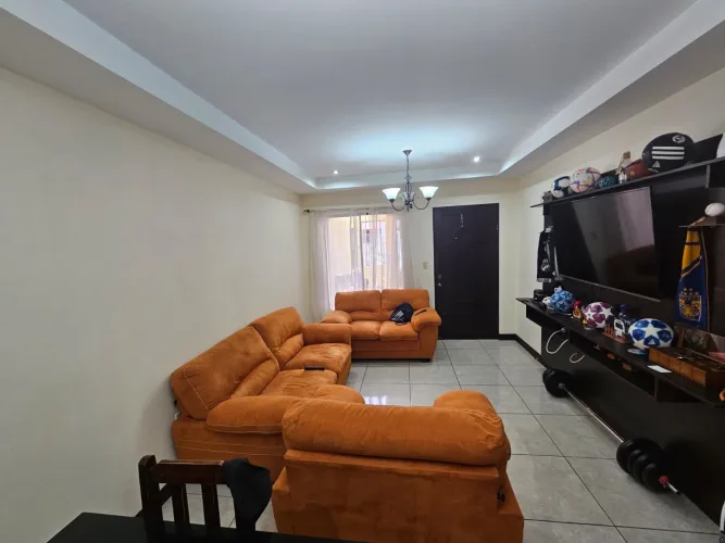 Casa en residencial en Tres Ríos